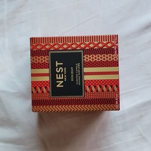 Nest Holiday Scented Candle